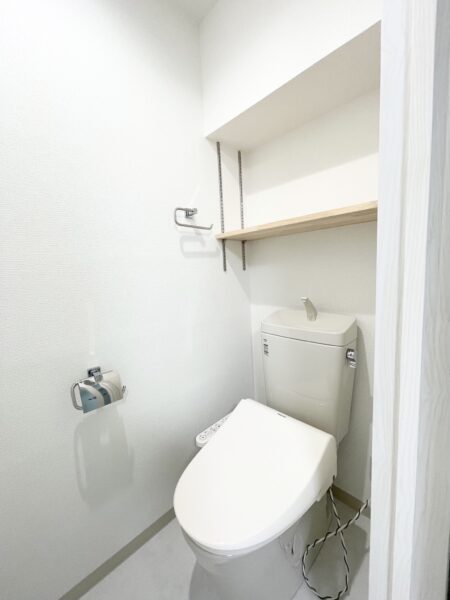 シンプルなデザインなので落ち着く雰囲気のトイレ