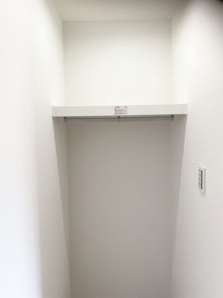 クローゼット (寝室) クローゼット (寝室)