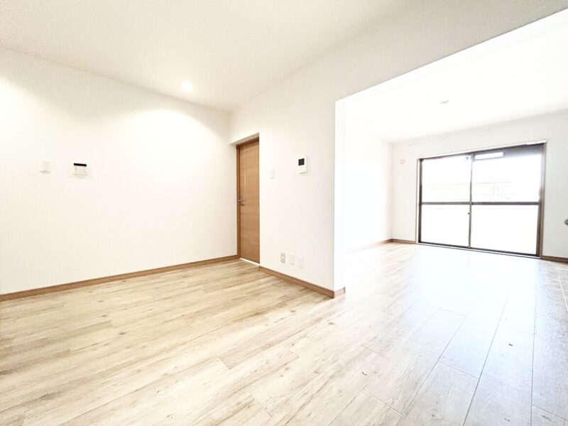 【クリーニング前】 (内装) 【クリーニング前】 (内装)