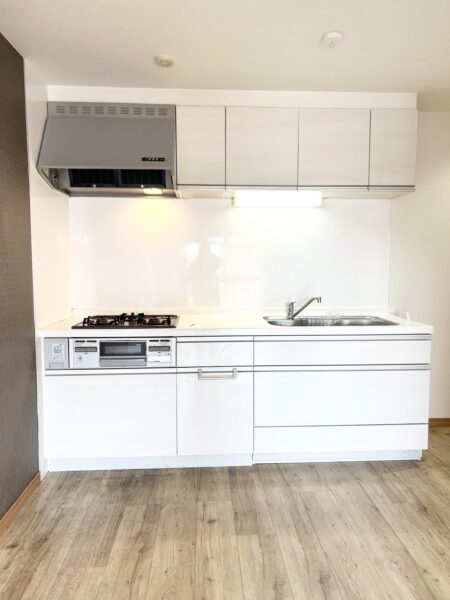 3つ口コンロ付き【クリーニング前】 (キッチン) 3つ口コンロ付き【クリーニング前】 (キッチン)