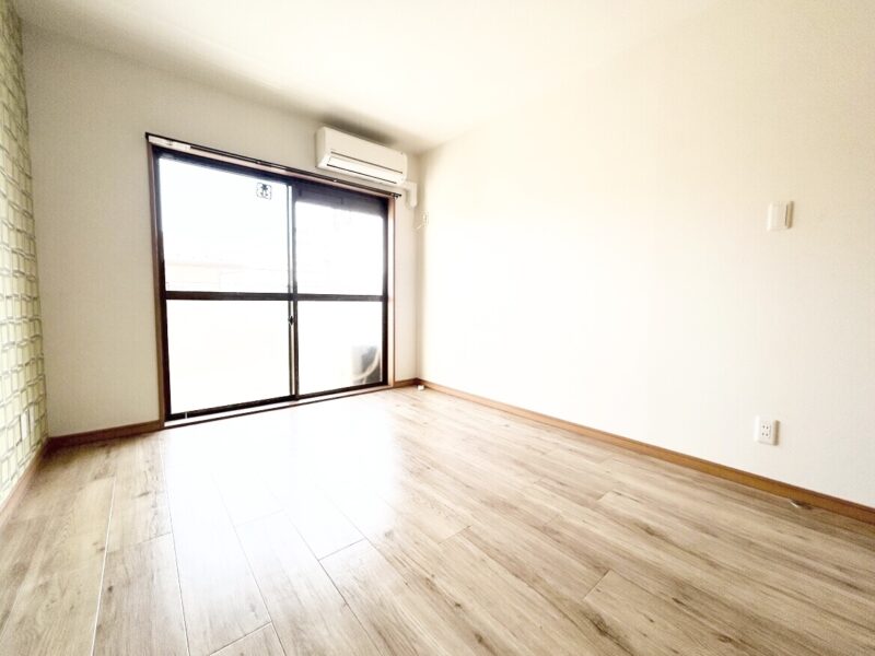 【クリーニング前】 (寝室) 【クリーニング前】 (寝室)