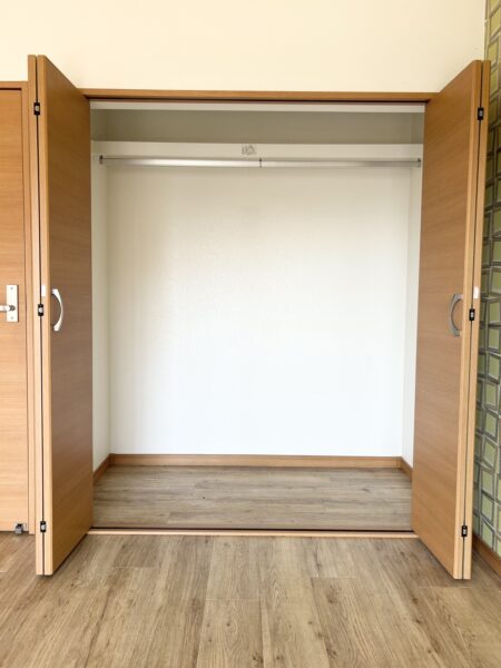 【クリーニング前】 (寝室) 【クリーニング前】 (寝室)