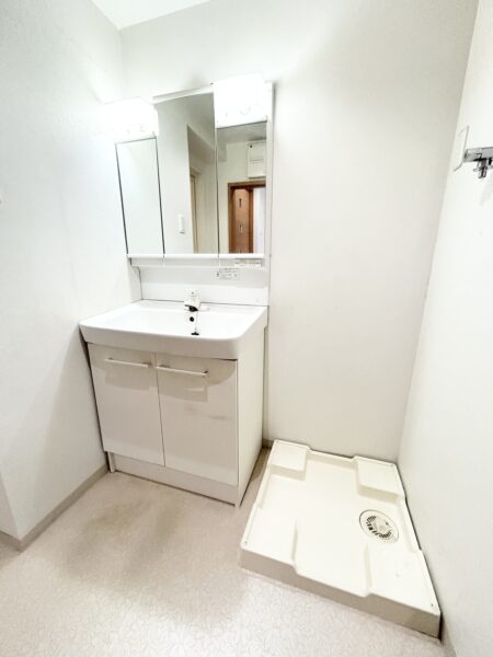 独立洗面台【クリーニング前】 独立洗面台【クリーニング前】